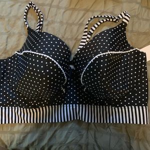 Cacique swim top 42 DD